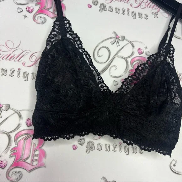 Talula Aritzia bra lace black bralette stretchy floral sexy comfy lounge - Picture 2 of 7